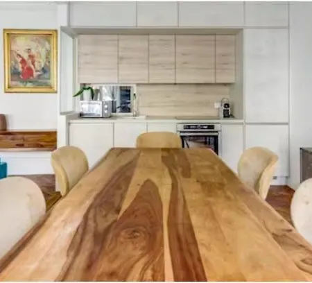 The Lady In Red - Romantique - Bail Mobilité * París