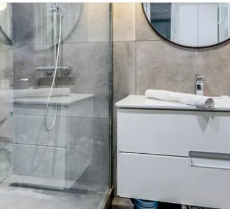 The Lady In Red - Romantique - Bail Mobilité