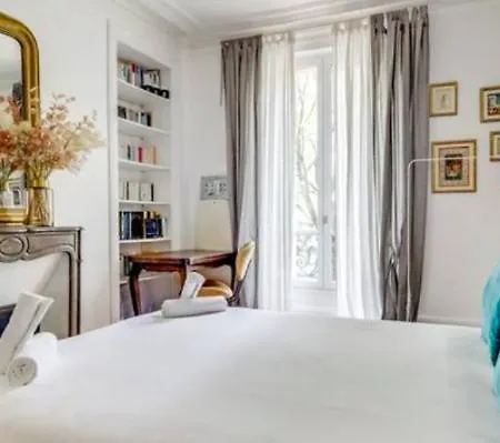 The Lady In Red - Romantique - Bail Mobilité