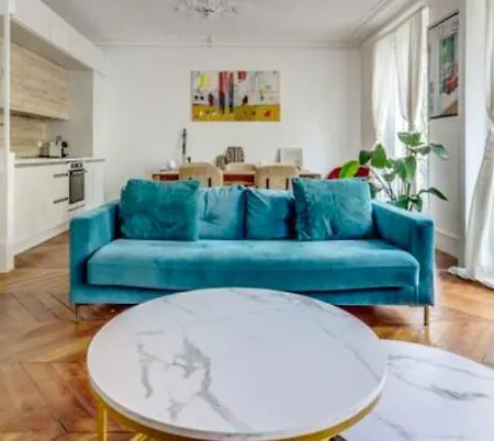 The Lady In Red - Romantique - Bail Mobilite Apartment