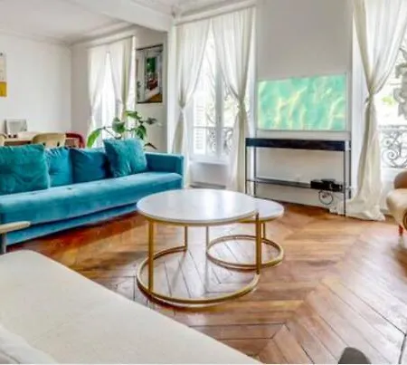 The Lady In Red - Romantique - Bail Mobilite Apartment